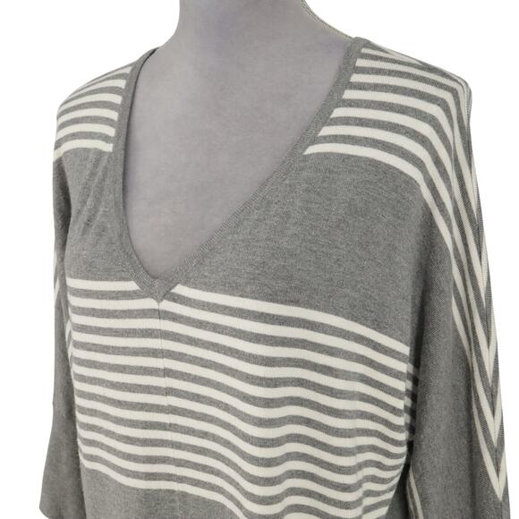 Torrid Sweater 2 Plus Size 2X Gray Ivory Stripe Ruched Side Hem Pullover Coastal - Picture 8 of 14